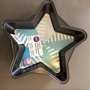 Brand new 👩‍🍳 Wilton Star Cake Pan
